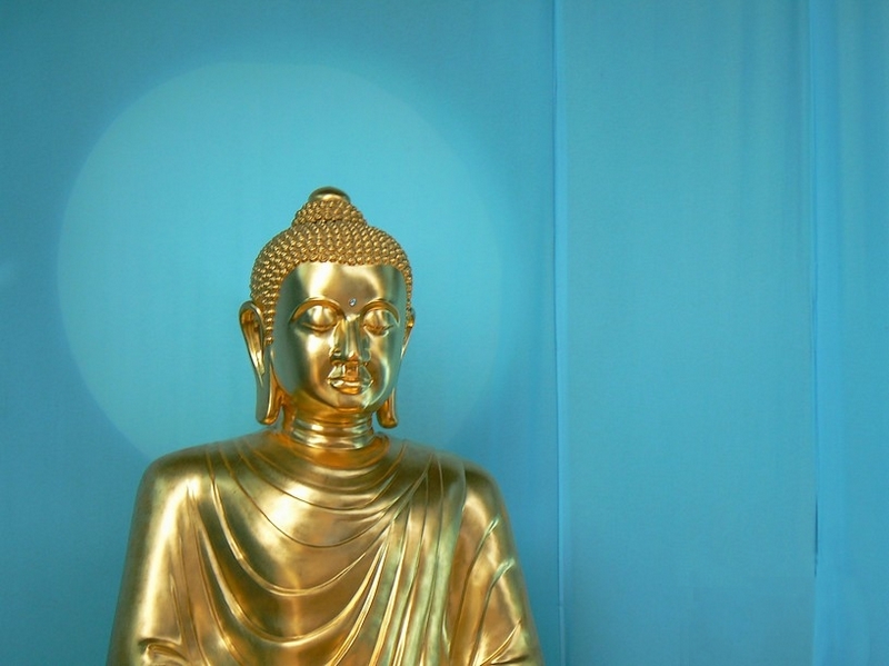 LE GRAND BOUDDHA DE LA PAGODE KHANH-ANH D'EVRY 3/4 (cliquer dans la photo pour faire tourner la page)