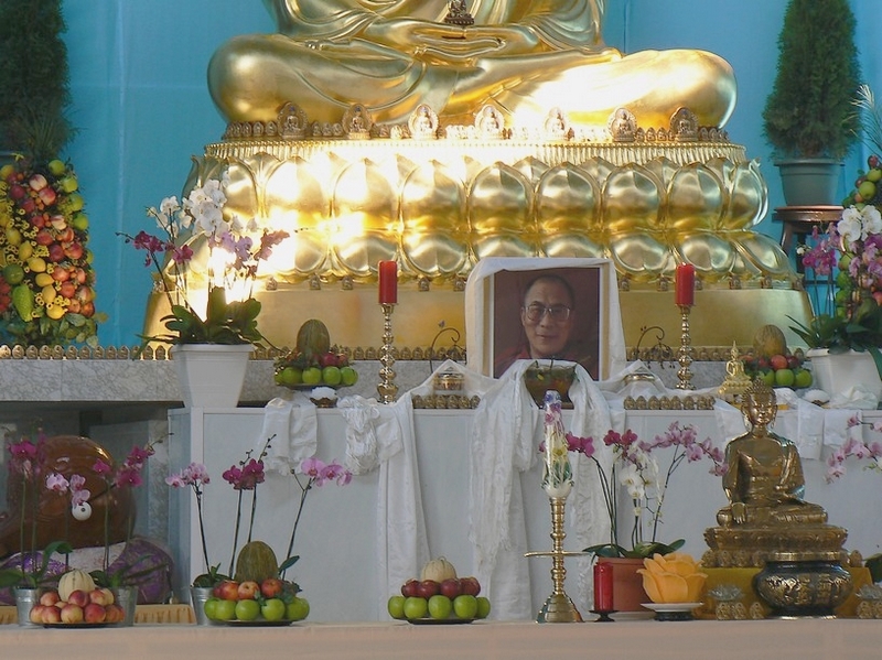 LE GRAND BOUDDHA DE LA PAGODE KHANH-ANH D'EVRY 4/4 (cliquer dans la photo pour faire tourner la page)