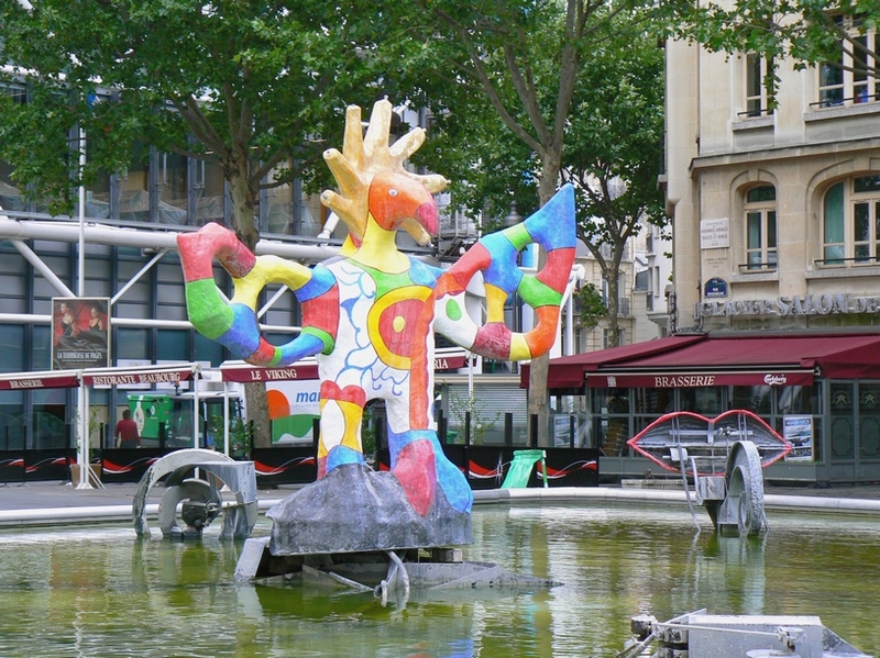 La fontaine Stravinski 4/5 (cliquer dans la photo pour faire tourner la page)