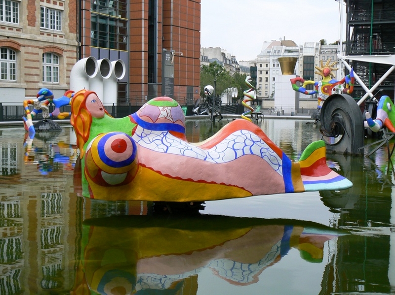 La fontaine Stravinski 5/5 (cliquer dans la photo pour faire tourner la page)